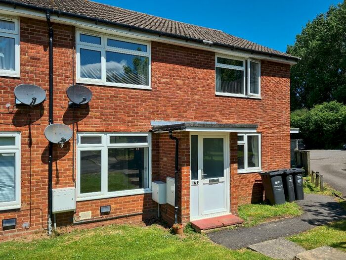 2 Bedroom Flat To Rent In Yeovil, BA21