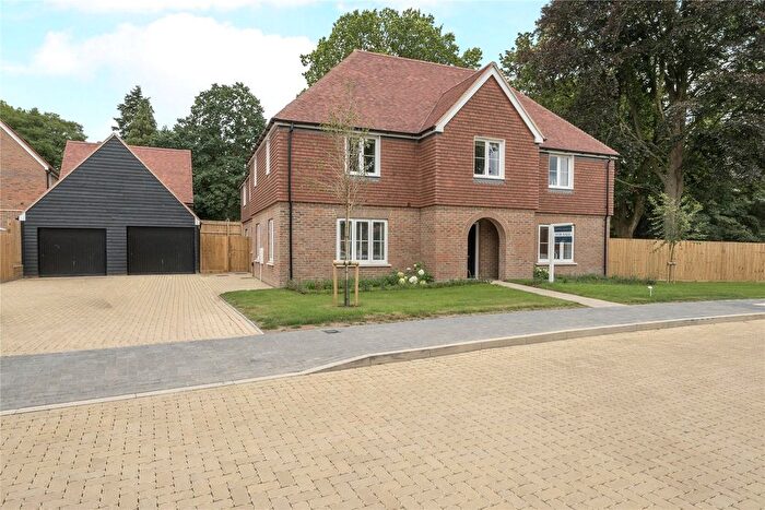 4 Bedroom Detached House For Sale In Scotland Lane, Haslemere, Surrey, GU27