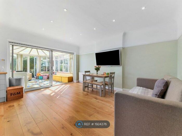 3 Bedroom Detached House To Rent In Longfellow Road, Worcester Park, KT4