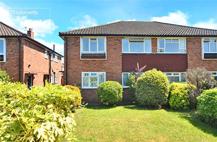 2 Bedroom Flat To Rent In Beechmore Gardens, Cheam, Sutton, SM3