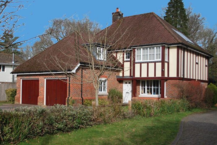 4 Bedroom Detached House For Sale In Telegraph Lane, Four Marks, GU34