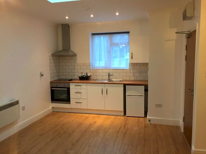 Studio To Rent In North Circular Road, London, NW2