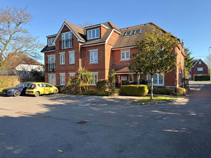2 Bedroom Apartment For Sale In Westbrook Court, Reading Road, Winnersh, Berkshire, RG41
