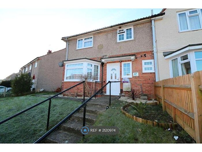 3 Bedroom End Of Terrace House To Rent In Lyndhurst Road, Tilehurst, Reading, RG30
