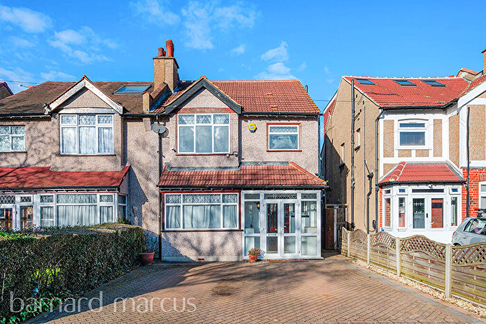 4 Bedroom Detached House To Rent In Osmond Gardens, Wallington, SM6