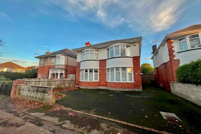 3 Bedroom Flat To Rent In Corhampton Road, Southbourne, Bournemouth, BH6