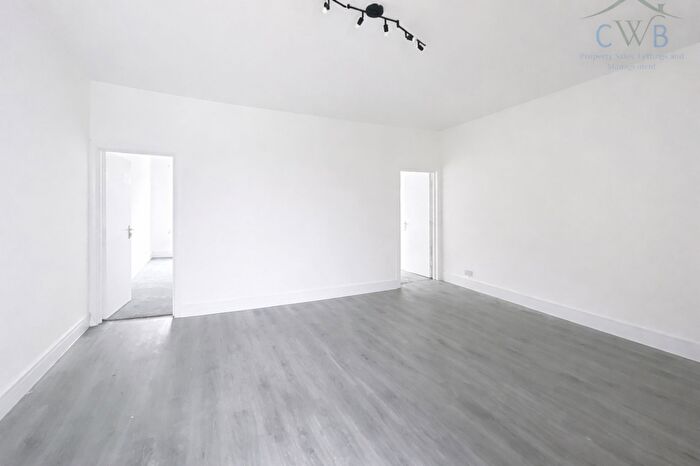 2 Bedroom Flat To Rent In High Street, Snodland, ME6