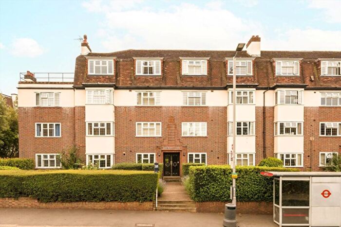 1 Bedroom Flat For Sale In St. Mark's Hill, Surbiton, KT6