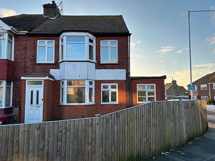 4 Bedroom Detached House To Rent In Margate Road, Ramsgate, Kent, CT12