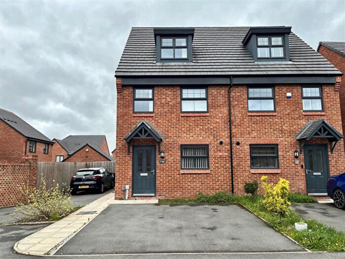 3 Bedroom Semi Detached House For Sale In Booth Lane, Ashton-Under-Lyne, OL6