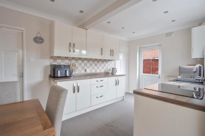 2 Bedroom Semi Detached House For Sale In Lydgate Drive, Wingerworth, Chesterfield, S42