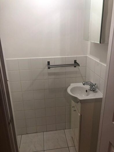 3 Bedroom Detached House To Rent In Hanover Gardens, Ilford, Essex, IG6