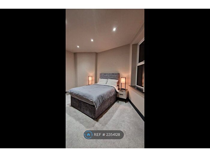 3 Bedroom Flat To Rent In Gibson House, Wallasey, CH44