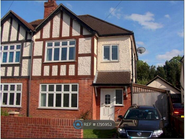 3 Bedroom Semi-Detached House To Rent In Westrow Gardens, Southampton, SO15