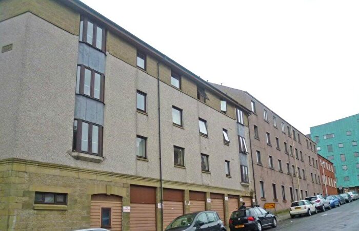 2 Bedroom Flat To Rent In Abbey Lane, Edinburgh, Midlothian, EH8