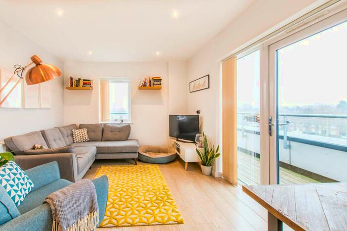 2 Bedroom Flat To Rent In Arundel House, Walthamstow, London, E17