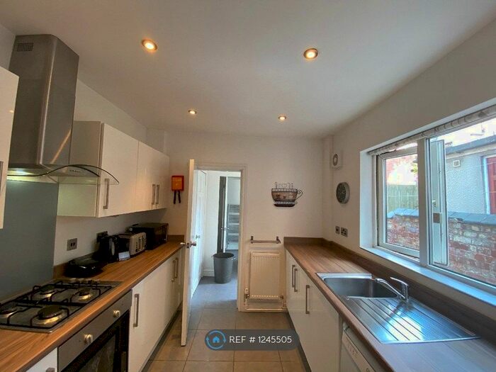 5 Bedroom Terraced House To Rent In Rothesay Avenue, Nottingham, NG7