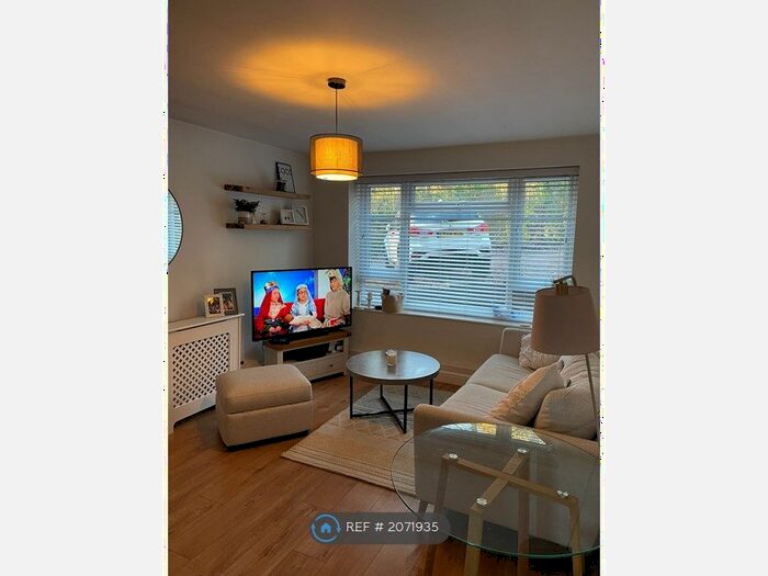 1 Bedroom Flat To Rent In Windsor Road, Welwyn, AL6