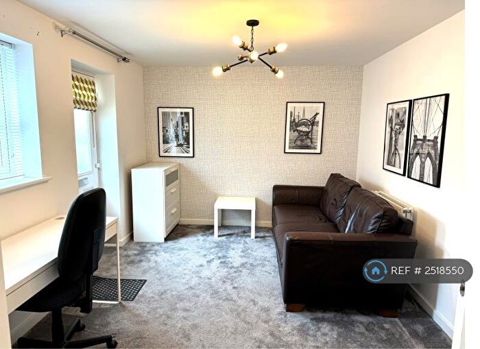 2 Bedroom Flat To Rent In Savernake Court, Birmingham, B29