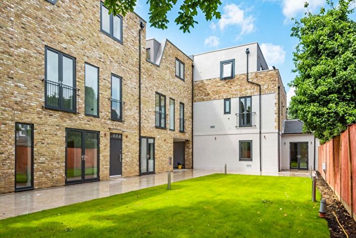 2 Bedroom Flat To Rent In Bellingham Road London, SE6