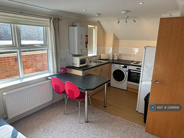 1 Bedroom Flat To Rent In Conel Court, Bournemouth, BH9