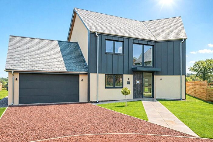 4 Bedroom Detached House For Sale In Cullompton, Devon, EX15