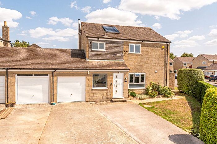 3 Bedroom Link Detached House For Sale In The Tarters, Sherston, SN16