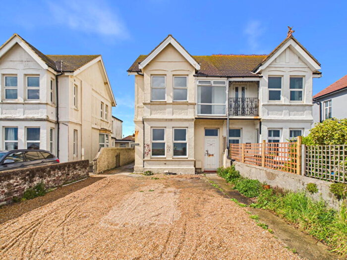 4 Bedroom Semi-Detached House For Sale In Brighton Road, Worthing, BN11