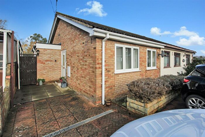 2 Bedroom Semi Detached Bungalow For Sale In Norman Way, Irchester., NN29