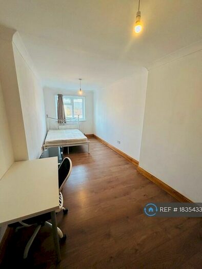 1 Bedroom Flat To Rent In West Street, Brighton And Hove, BN1