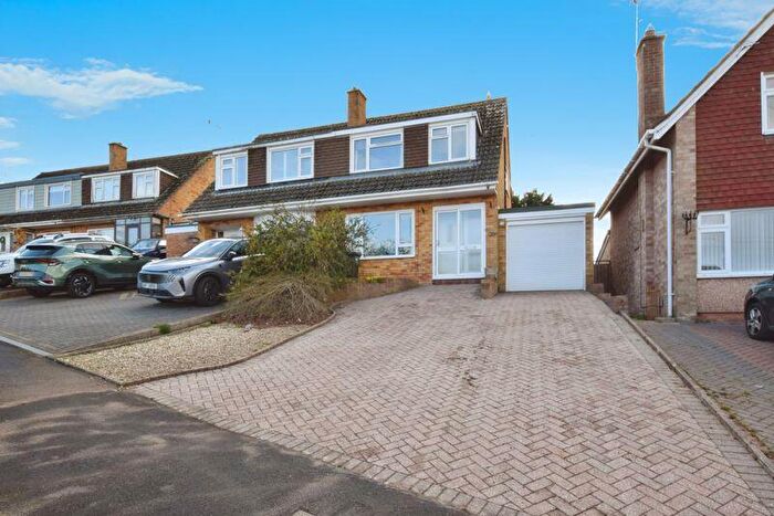 3 Bedroom Semi-Detached House For Sale In Sullivan Road, Broadfields, Exeter, EX2