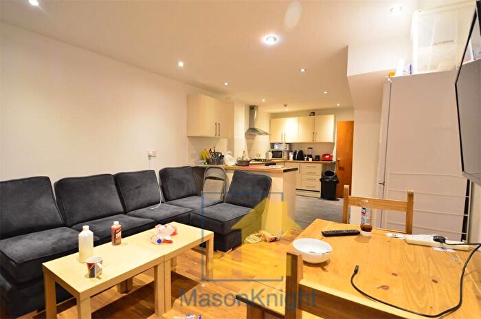 6 Bedroom Terraced House To Rent In Rose Cottages, Selly Oak, B29