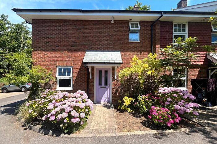 3 Bedroom Semi-Detached House For Sale In Thistledown Close, Wrecclesham, Farnham, Surrey, GU10