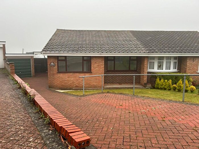 2 Bedroom Semi-Detached Bungalow To Rent In Caer Haf, LL11