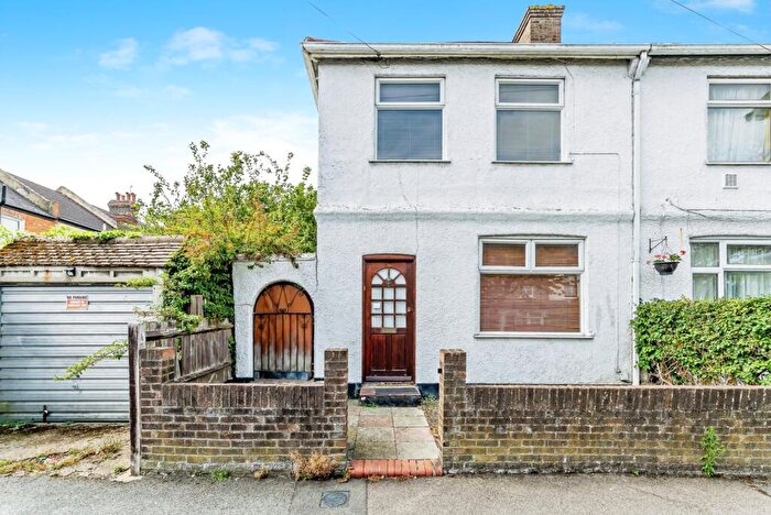 2 Bedroom Semi-Detached House For Sale In Jesmond Road, Croydon, CR0