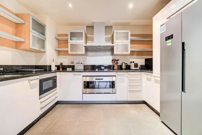 3 Bedroom Flat To Rent In Imperial Wharf, Imperial Wharf, London, SW6