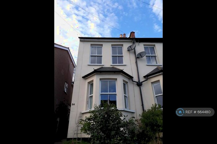 2 Bedroom Semi-Detached House To Rent In Churchill Road, South Croydon, CR2