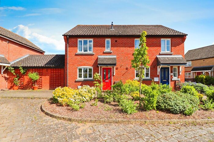 2 Bedroom Semi-Detached House For Sale In Field Acre Way, Long Stratton, Norwich, NR15