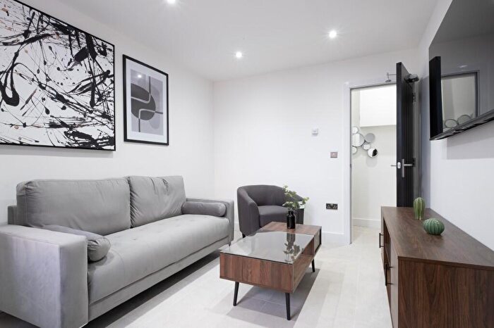 4 Bedroom Terraced House To Rent In High Street, Lincoln, Lincolnshire, LN5