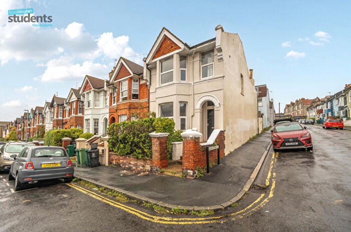 4 Bedroom End Of Terrace House To Rent In De Montfort Road, Brighton, East Sussex, BN2