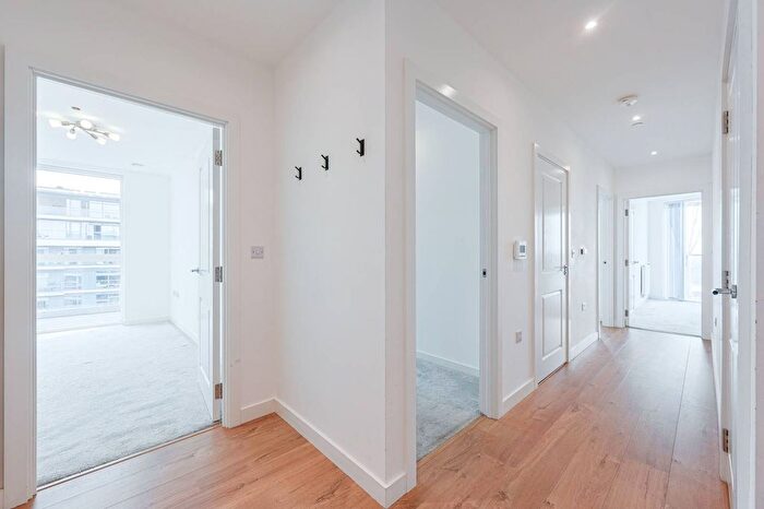 3 Bedroom Flat For Sale In Bond Court, Greenwich, SE10