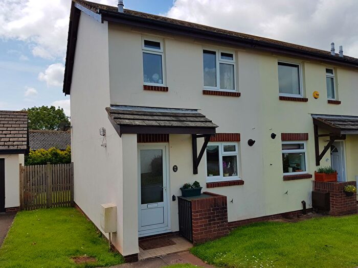 2 Bedroom End Of Terrace House To Rent In Freshwater Drive, Paignton, TQ4