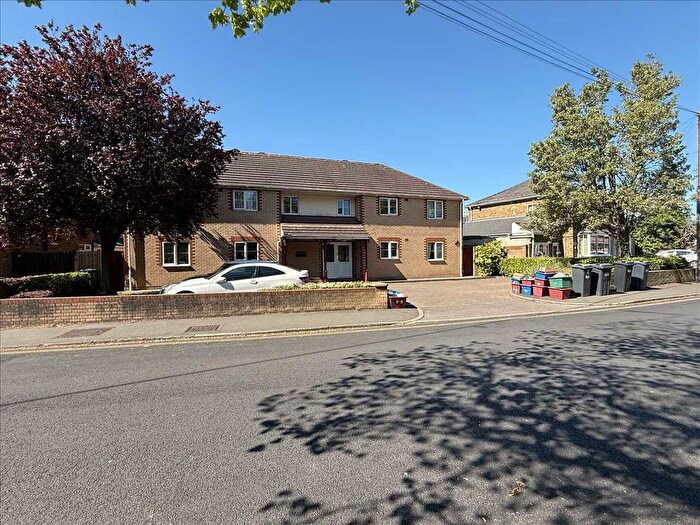 2 Bedroom Flat For Sale In Bramley Court, - New Road, Bedfont, TW14