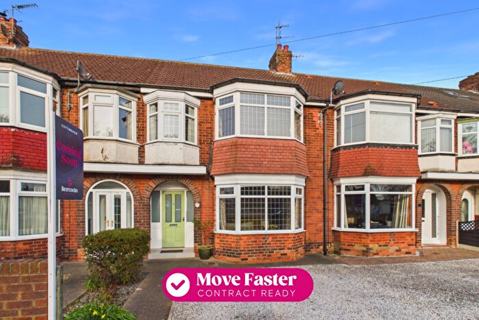 3 Bedroom Terraced House For Sale In Bricknell Avenue, Hull, HU5