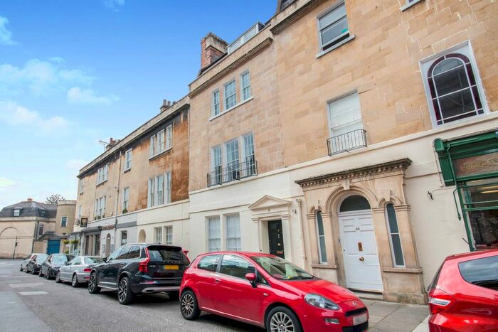 2 Bedroom Flat To Rent In St. James's Square, Bath, BA1