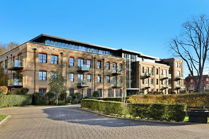 4 Bedroom Flat For Sale In Glen Island, Taplow, SL6