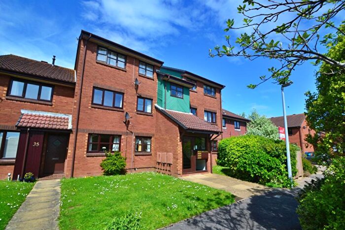 2 Bedroom Flat For Sale In Baiter Park, BH15