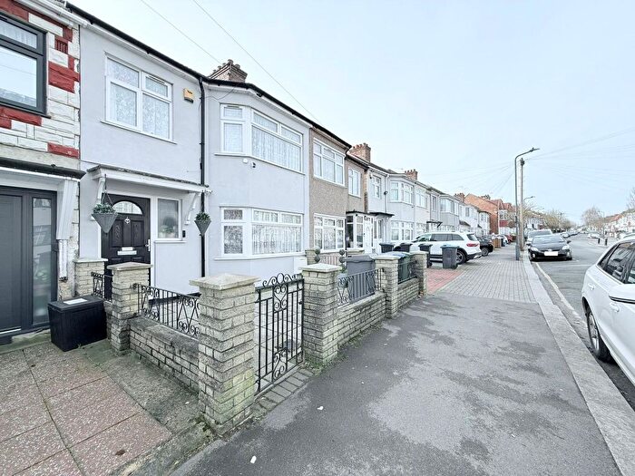 4 Bedroom Terraced House To Rent In Maybank Avenue, Wembley, HA0