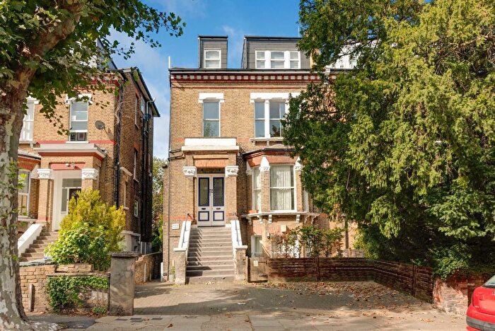 2 Bedroom Flat For Sale In Cavendish Road, West Hampstead, NW6