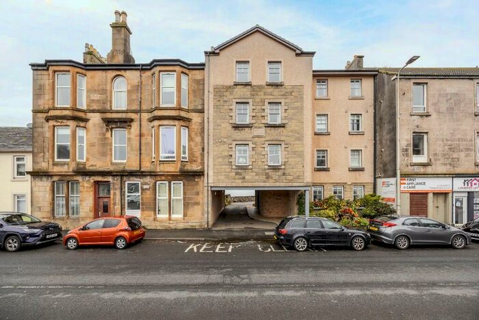 2 Bedroom Flat To Rent In East Clyde Street, Helensburgh, Dunbartonshire, G84